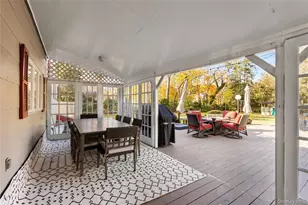 18 Floral Ave, Huntington, NY 11743 - Photo 23