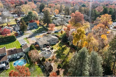 18 Floral Avenue, Huntington, NY 11743 - Photo 5