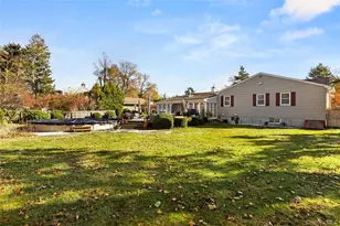 18 Floral Ave, Huntington, NY 11743 - Photo 25