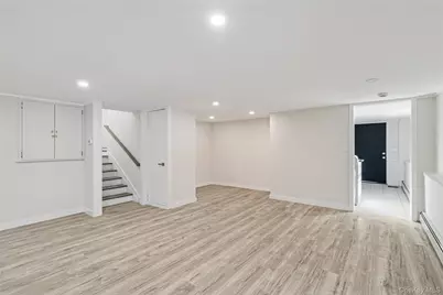 911 Ostrander Avenue, Riverhead, NY 11901 - Photo 15