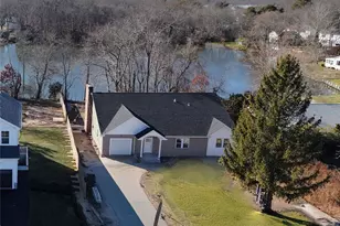 911 Ostrander Ave, Riverhead, NY 11901 - Photo 5