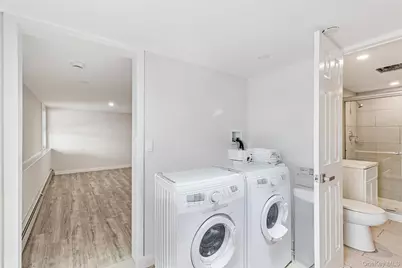 911 Ostrander Avenue, Riverhead, NY 11901 - Photo 17