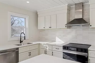 911 Ostrander Avenue, Riverhead, NY 11901 - Photo 7