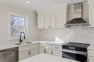 911 Ostrander Ave, Riverhead, NY 11901 - Photo 7