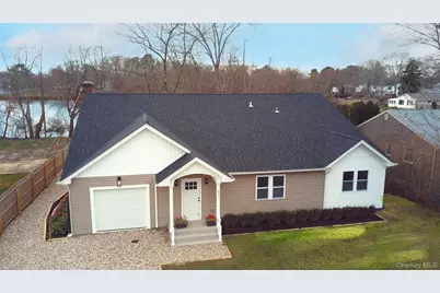 911 Ostrander Avenue, Riverhead, NY 11901 - Photo 1