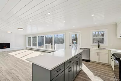 911 Ostrander Avenue, Riverhead, NY 11901 - Photo 9