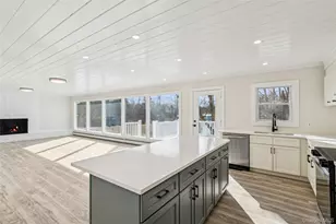 911 Ostrander Ave, Riverhead, NY 11901 - Photo 9