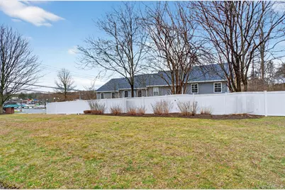 646 E Main Street, Jefferson Valley, NY 10535 - Photo 21