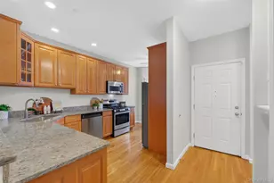 646 E Main St, Jefferson Valley, NY 10535 - Photo 3