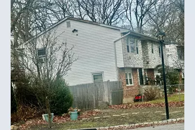 25 Crown Ave Avenue, Huntington, NY 11743 - Photo 3