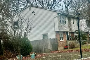 25 Crown Ave Ave, Huntington, NY 11743 - Photo 3