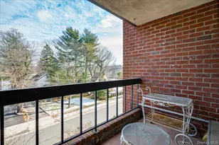 20 Gilchrest Rd, Great Neck, NY 11021 - Photo 11