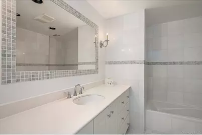 20 Gilchrest Road #3D, Great Neck, NY 11021 - Photo 7