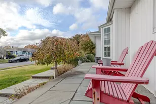 527 Spruce Ln, East Meadow, NY 11554 - Photo 5