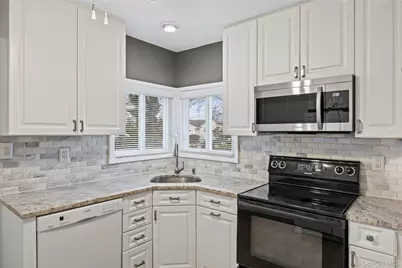 527 Spruce Lane, East Meadow, NY 11554 - Photo 13