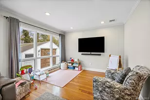 527 Spruce Ln, East Meadow, NY 11554 - Photo 21