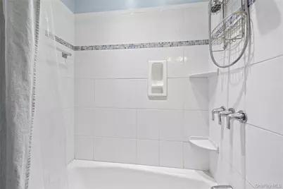 527 Spruce Lane, East Meadow, NY 11554 - Photo 25