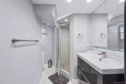 527 Spruce Lane, East Meadow, NY 11554 - Photo 39