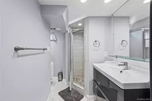 527 Spruce Ln, East Meadow, NY 11554 - Photo 39