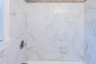 104 Grandview Ave, Great Neck, NY 11020 - Photo 19