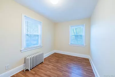 104 Grandview Avenue, Great Neck, NY 11020 - Photo 15