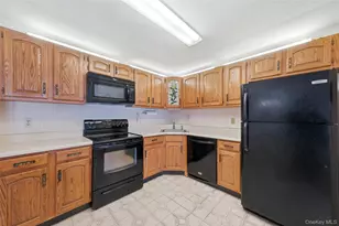 106 Cartwheel Ct, Washingtonville, NY 10992 - Photo 7