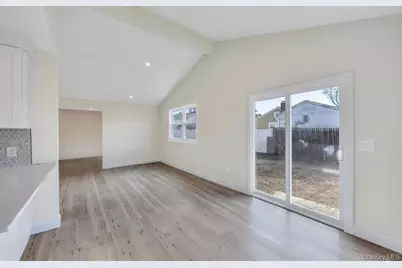 15 Marshall Street, Massapequa, NY 11758 - Photo 15
