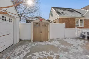 15 N Oceanside Rd, Rockville Centre, NY 11570 - Photo 37