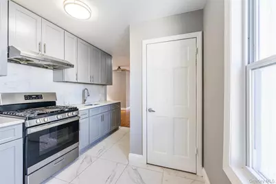 90-21 Winchester Boulevard, Queens Village, NY 11428 - Photo 7