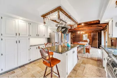 807 Union Avenue, Riverhead, NY 11901 - Photo 17