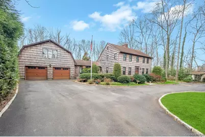 807 Union Avenue, Riverhead, NY 11901 - Photo 3