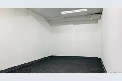 136-89 Roosevelt Avenue #2nd Floor, Flushing, NY 11354 - Photo 3