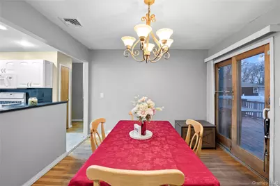 139 N Linden Street, Massapequa, NY 11758 - Photo 11