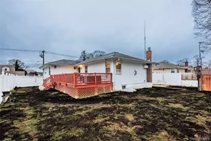 139 N Linden St, Massapequa, NY 11758 - Photo 33