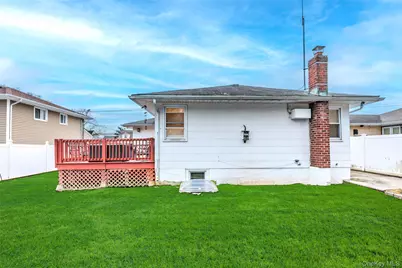 139 N Linden Street, Massapequa, NY 11758 - Photo 31