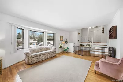 12 Viola Drive, Glen Cove, NY 11542 - Photo 9