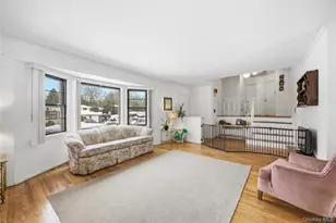 12 Viola Dr, Glen Cove, NY 11542 - Photo 9