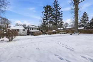 12 Viola Dr, Glen Cove, NY 11542 - Photo 31