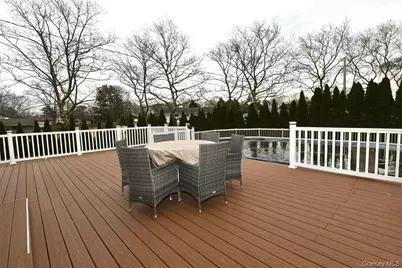 7 McNulty Street, Dix Hills, NY 11746 - Photo 17