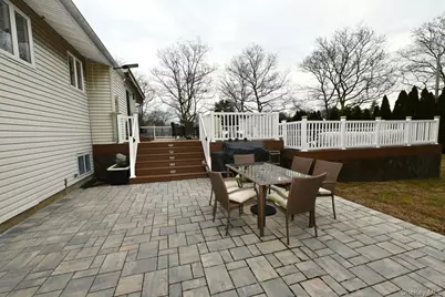 7 McNulty Street, Dix Hills, NY 11746 - Photo 19