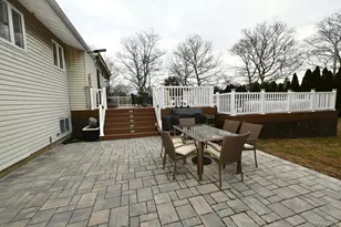7 McNulty St, Dix Hills, NY 11746 - Photo 19
