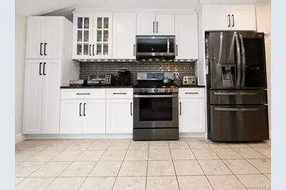 7 McNulty Street, Dix Hills, NY 11746 - Photo 5