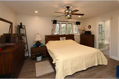 7 McNulty Street, Dix Hills, NY 11746 - Photo 9