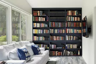 2 Sun Ct Ct, Hampton Bays, NY 11946 - Photo 11