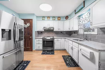 79 Roosevelt Avenue, Massapequa, NY 11758 - Photo 9