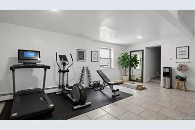 3412 Hunter Avenue, Bronx, NY 10475 - Photo 7