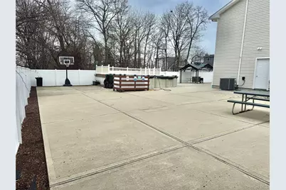 285 Daniel Street, Lindenhurst, NY 11757 - Photo 3