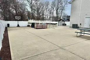 285 Daniel St, Lindenhurst, NY 11757 - Photo 3