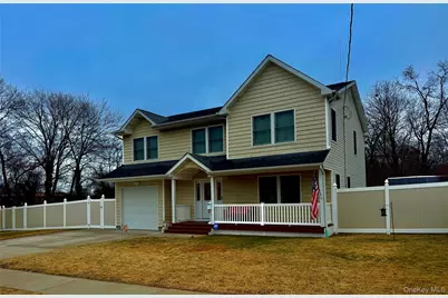 285 Daniel Street, Lindenhurst, NY 11757 - Photo 1