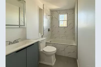 [Address not provided], Valley Stream, NY 11580 - Photo 7